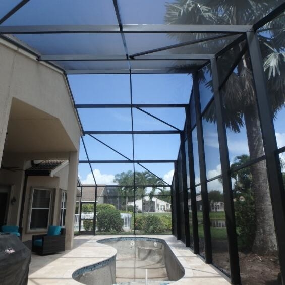 UV-geschützte PVC-Glasfaser-Pool und Patio-Bildschirm Schädlingsbeständig 0,33 mm Drahtdurchmesser Einfache Installation